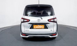 Toyota Sienta Q AT 2017 Silver 4