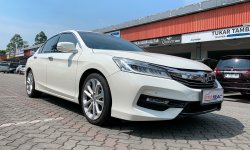 Honda Accord 2.4 VTi-L 2016 1