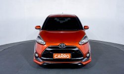 Toyota Sienta Q AT 2017 Orange 2