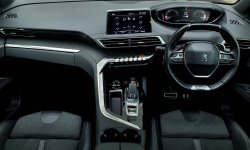 LOW MILES Peugeot 300 GT line Facelift AT 2018 Black 14