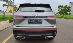 Wuling Almaz Abu-abu 5