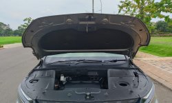 Wuling Almaz Abu-abu 9