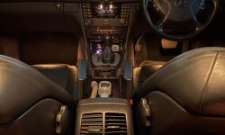 Mercedes-Benz E-Class E 230 2003 Hitam 5