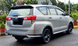 Toyota Venturer 2.4 A/T DSL 2018 Silver Dp Murah 6