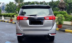 Toyota Venturer 2.4 A/T DSL 2018 Silver Dp Murah 5