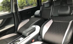 Toyota Veloz 1.5 Q CVT A/T 2022 Silver TERMURAH 10