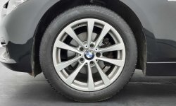 BMW 3 Series 320i 2016 11