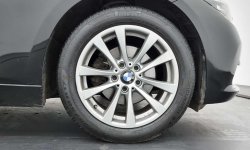 BMW 3 Series 320i 2016 13