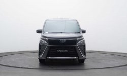 Toyota Voxy 2.0 A/T jual cash/credit 1