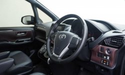 Toyota Voxy 2.0 A/T jual cash/credit 9