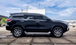 Toyota Fortuner 2.4 VRZ AT 2018 Hitam 14