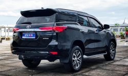 Toyota Fortuner 2.4 VRZ AT 2018 Hitam 16