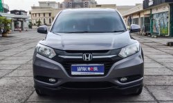 Honda HR-V E CVT 2017 Abu-abu Pajak Panjang 1
