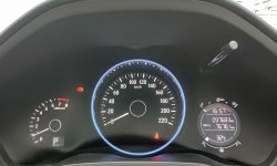 Honda HR-V E CVT 2017 Abu-abu Pajak Panjang 8