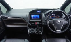 Jual mobil Toyota Voxy 2017 Dp 10% 12