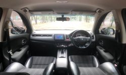 Honda HR-V E CVT 2017 Hitam 8