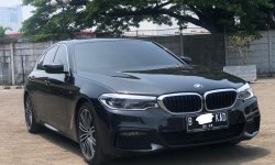 BMW 5 Series 530i 2020 Hitam 3