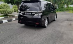 Toyota Vellfire ZG 2013 1