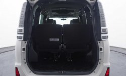 Toyota Voxy 2.0 A/T 2017 Putih 6