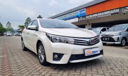 Toyota Corolla Altis 1.8 Manual 2014 1