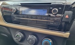 Toyota Corolla Altis 1.8 Manual 2014 12