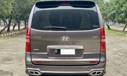 Hyundai H-1 2.5L CRDi Royale 2018 Coklat 5