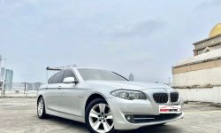 BMW 528i Sunroof Tahun 2010 Automatic Silver Metalik 2