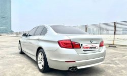 BMW 528i Sunroof Tahun 2010 Automatic Silver Metalik 9