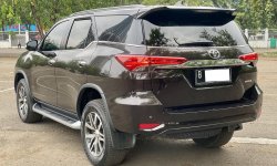Toyota Fortuner 2.4 VRZ AT 2016 Coklat 5