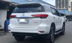 Toyota Fortuner 2.4 VRZ AT 2017 Putih 6