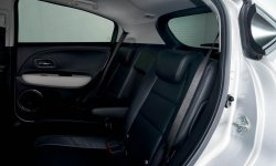 Honda HRV 1.8 Prestige AT 2015 Silver 12