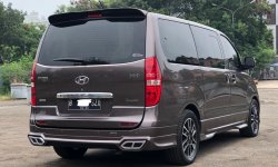 Hyundai H-1 Royale DIESEL 2018 Coklat TERMURAH 5