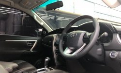 Toyota Fortuner 2.4 VRZ AT 2017 Abu-abu 9