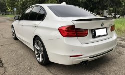 BMW 3 Series 328i AT 2014 Putih 6