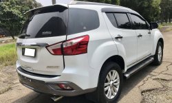 Isuzu MU-X Premiere AT 2017 Putih 3