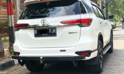 Toyota Fortuner VRZ TRD AT 2019 Putih 5