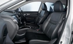 Nissan X-Trail 2.5 AT 2015 Silver 10