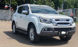 Isuzu MU-X Premiere 2017 Putih 6