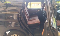 Toyota Kijang Innova V A/T Diesel 2020 MPV hitam 7