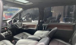 Toyota Voxy 2.0 A/T 2019 Hitam 8