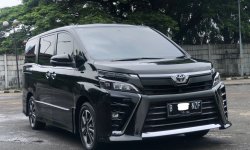 Toyota Voxy 2.0 A/T 2019 Hitam Coklat Metalik KILOMETER ASLI CUMA 17RB🔥 3