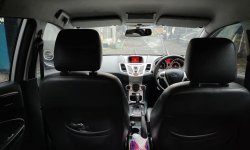 Jual murah Ford fiesta 2010/1,6 1