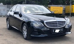Mercedes-Benz E-Class E 200 2016 Hitam 2