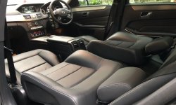 Mercedes-Benz E-Class E 200 2016 Hitam 10