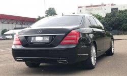 Mercedes-Benz S-Class S 300 L 2011 Hitam 6