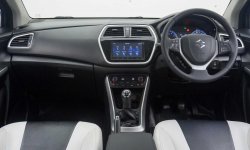 Suzuki SX4 S-Cross MT 2017 Putih 12