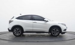 Honda HR-V E CVT 2