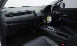Honda HR-V E CVT 8