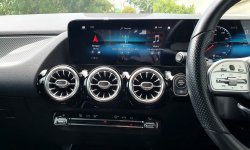 Mercedes Benz GLA 200 AMG line (H247) AT 2021 Hitam Metalik 9