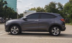 Honda HR-V E CVT 2018, ABU ABU, KM 58rb, PLAT A TAngerang. TGN 1 4